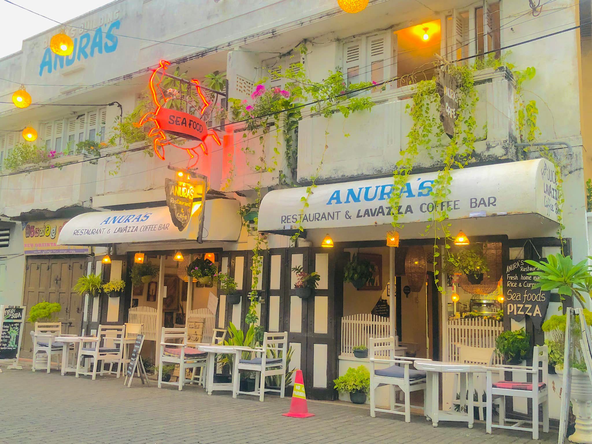 Anuras Restaurant & Café￼￼