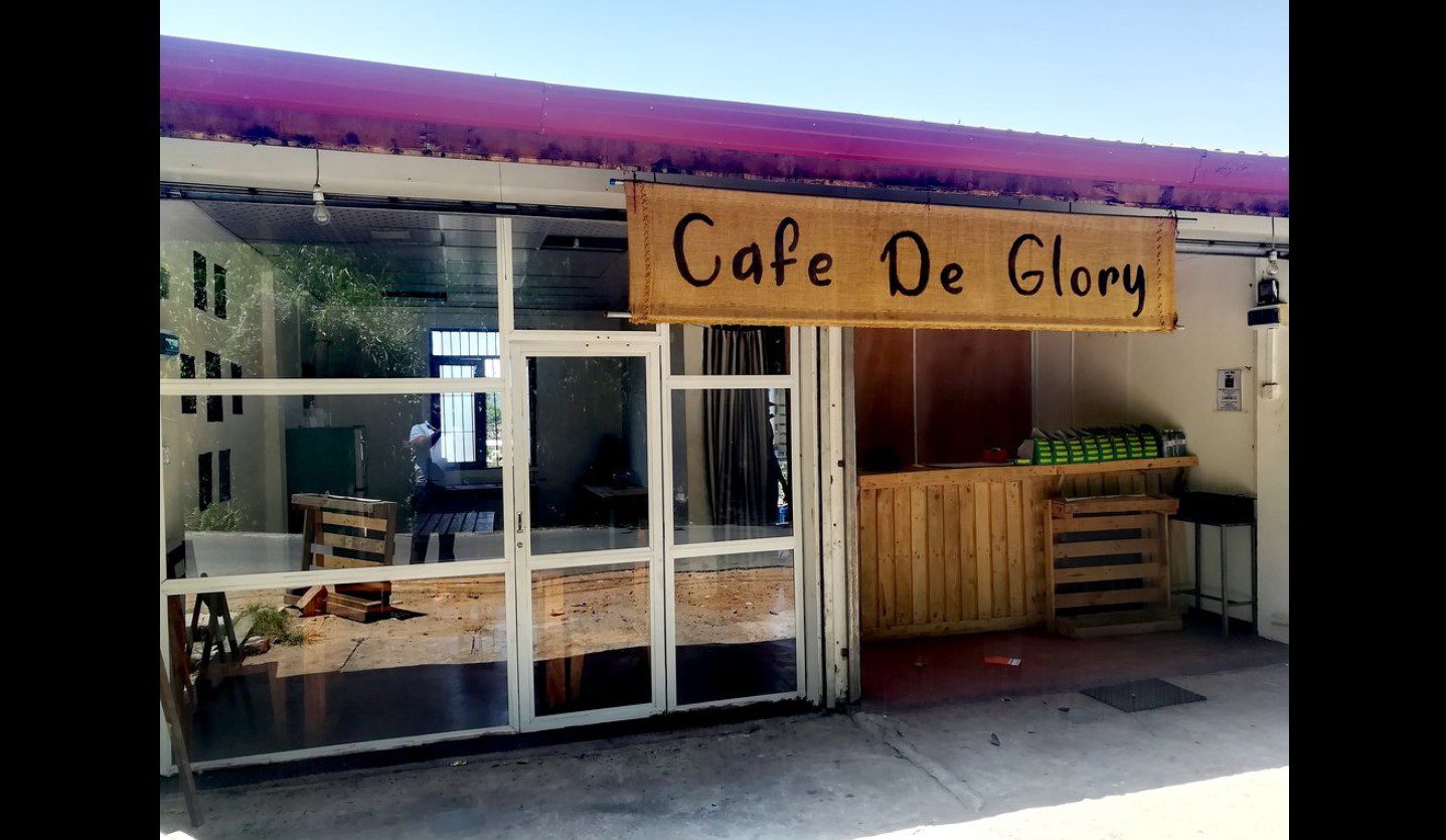Cafe De Glory