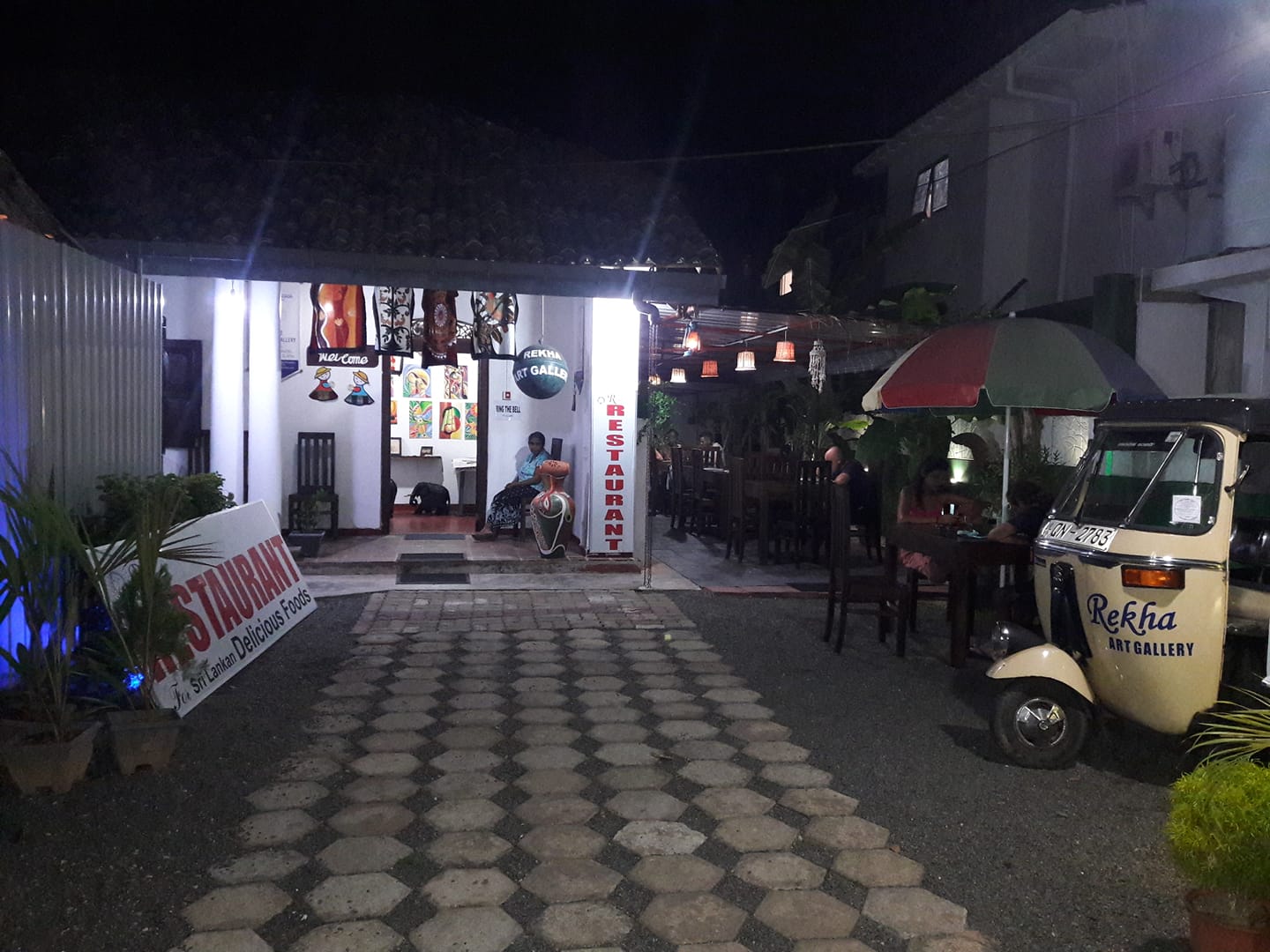 Rekha Art Gallery & Restaurant