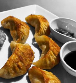 Momo’s by Ruvi￼
